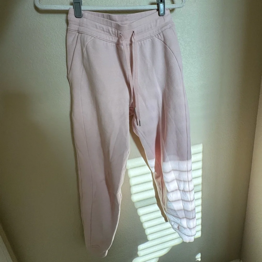 Lululemon high rise Scuba jogger pant‎ sz 4 in Pink Mist